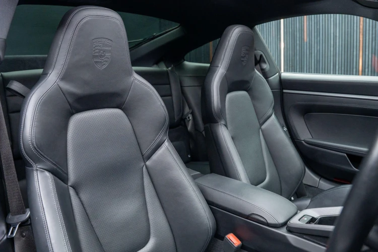 Vehicle Image 12