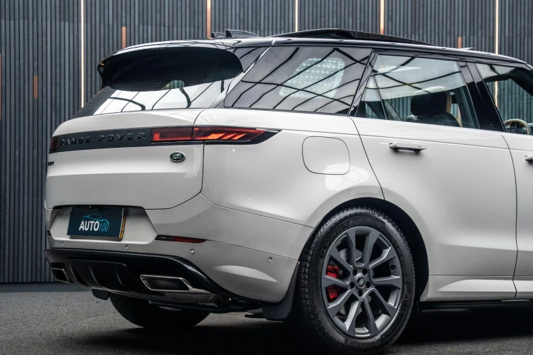 Vehicle Image 21