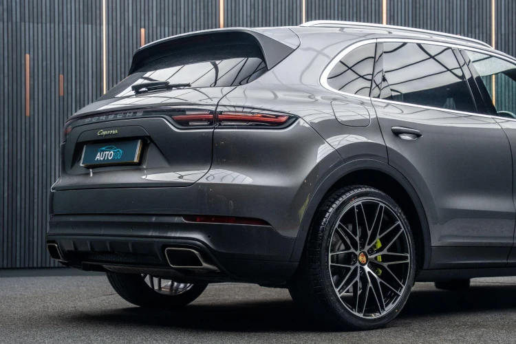 Vehicle Image 21