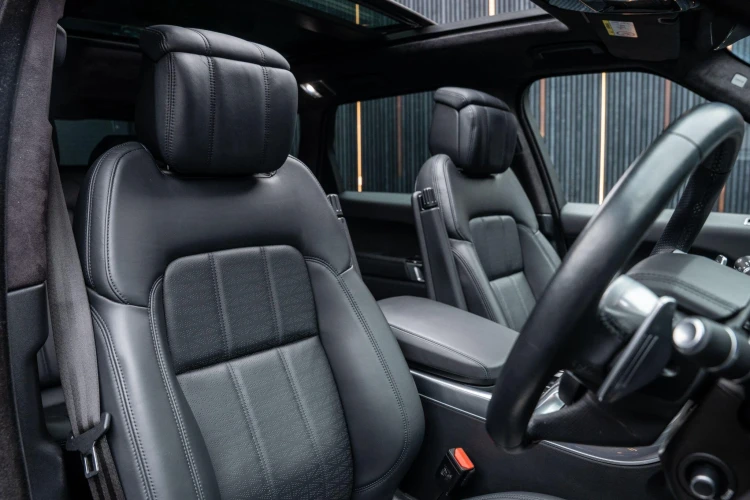 Vehicle Image 12
