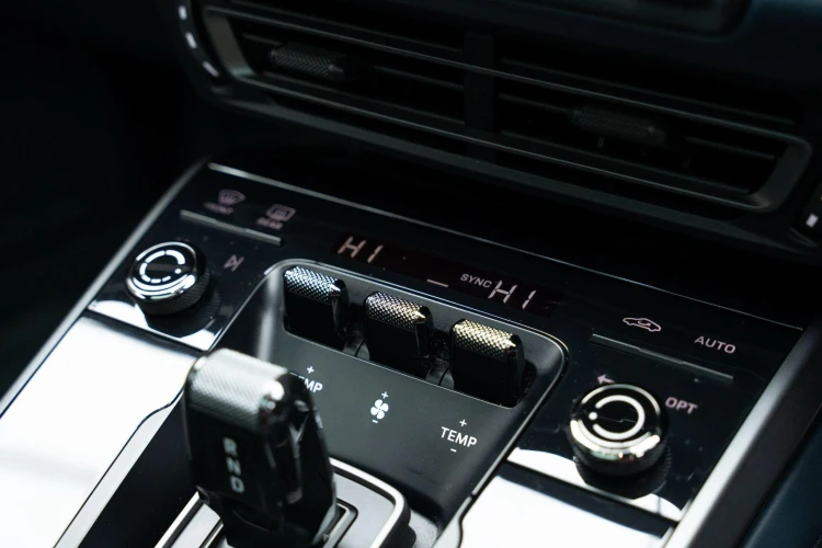 Vehicle Image 33