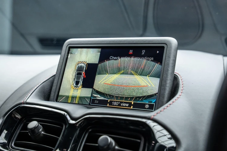Vehicle Image 6