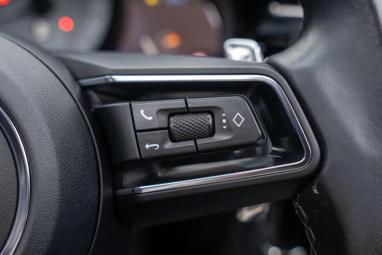 Vehicle Image 35