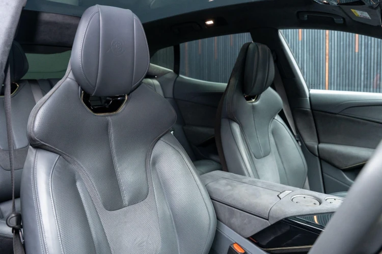Vehicle Image 12