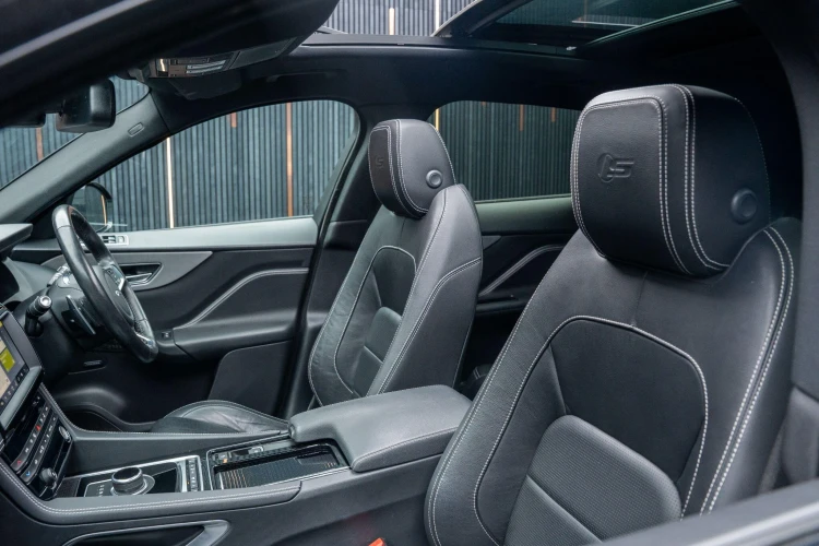 Vehicle Image 45