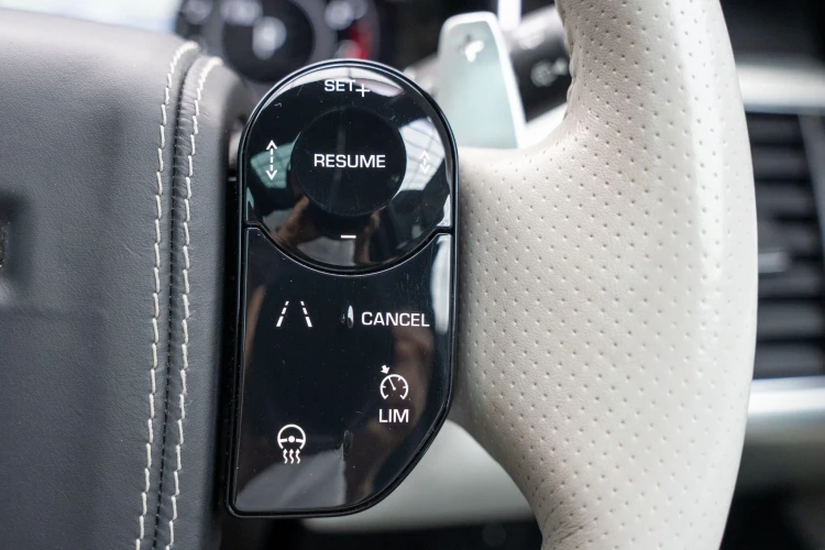 Vehicle Image 30