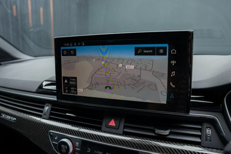 Vehicle Image 10
