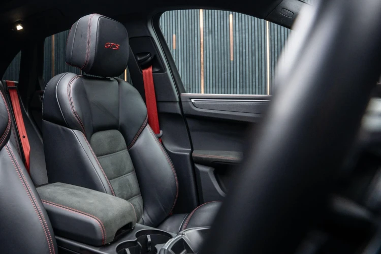 Vehicle Image 35