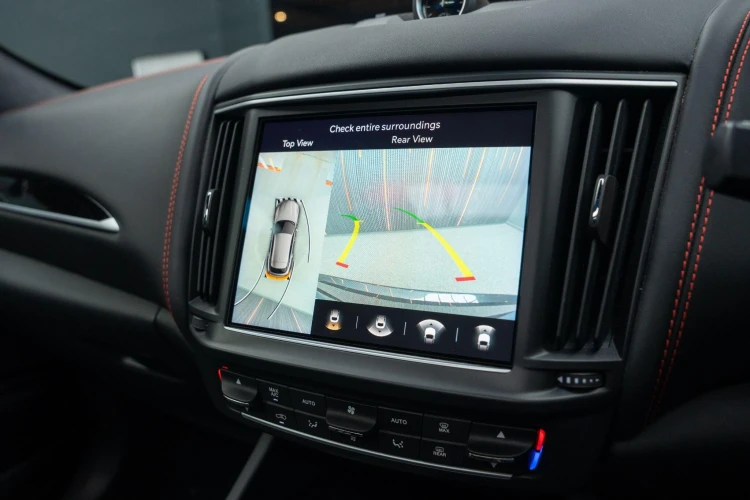 Vehicle Image 6
