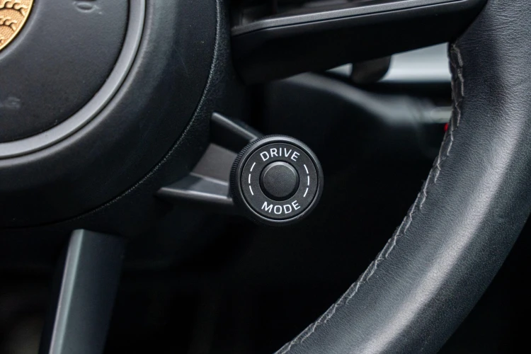 Vehicle Image 35