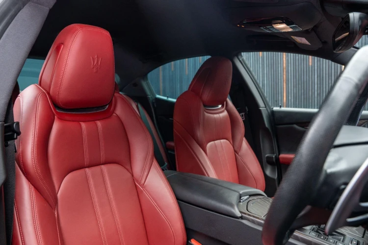 Vehicle Image 12