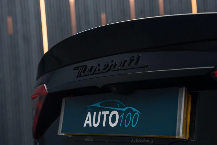 Vehicle Image 25