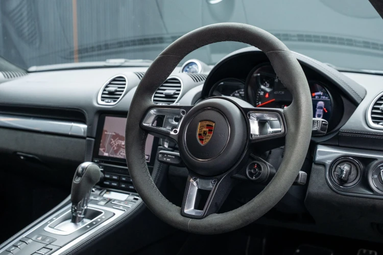 Vehicle Image 4