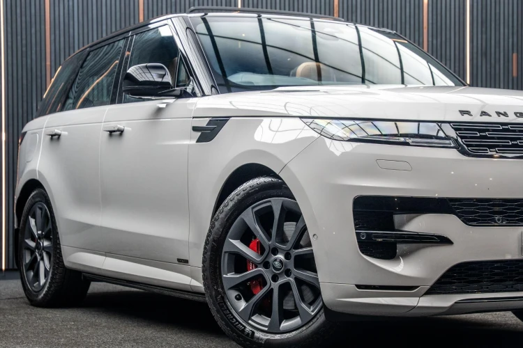 Vehicle Image 7