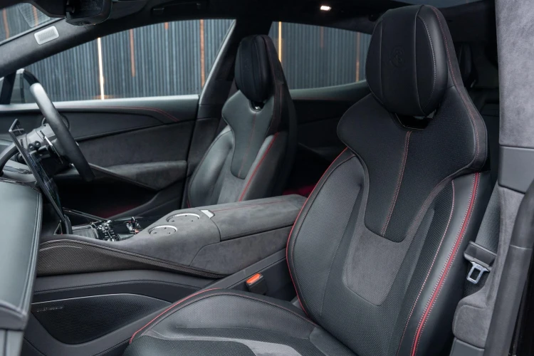 Vehicle Image 36