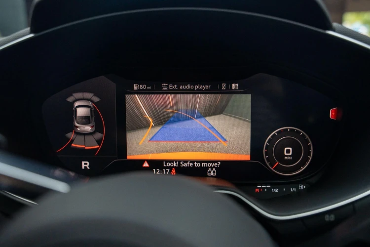 Vehicle Image 10