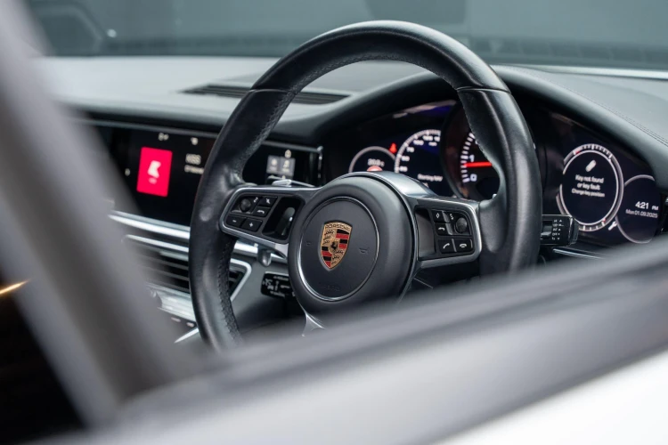 Vehicle Image 30