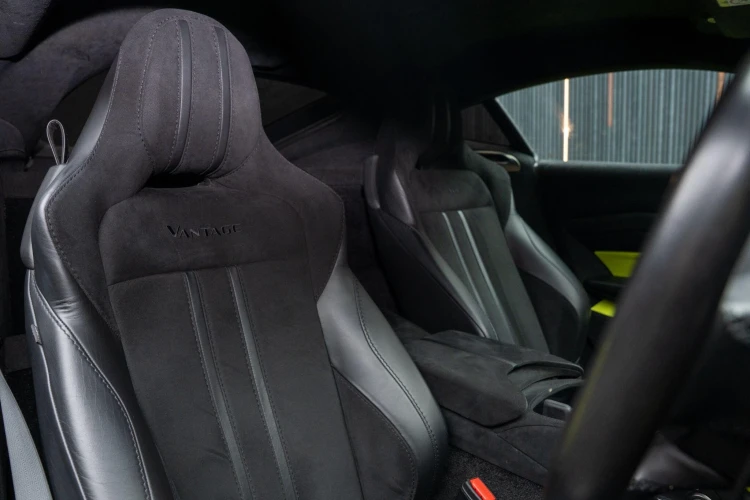 Vehicle Image 12