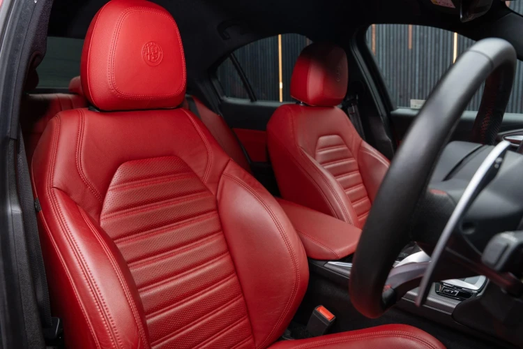 Vehicle Image 12