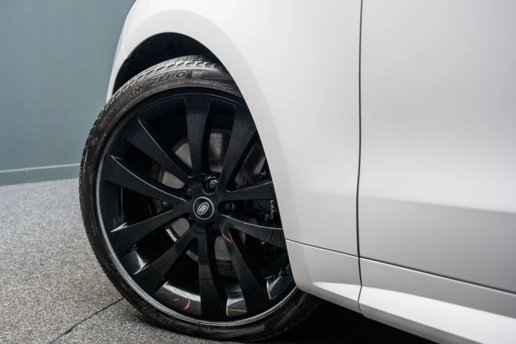 Vehicle Image 13