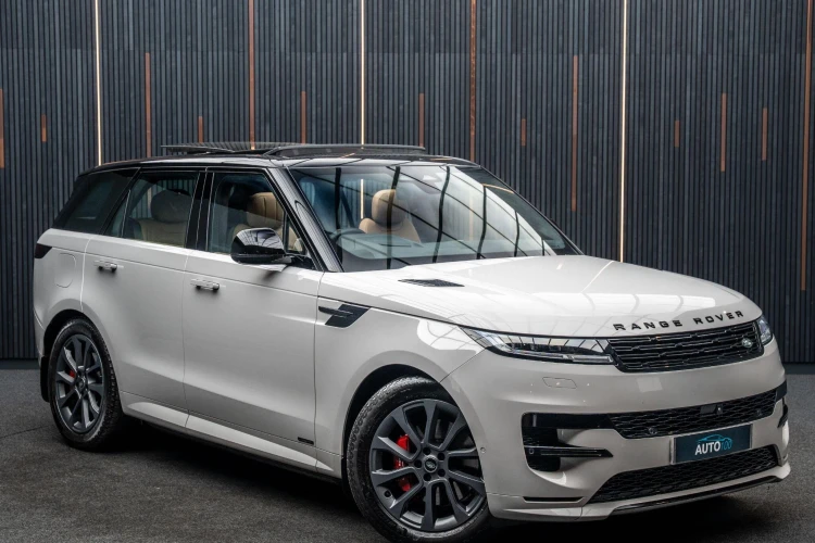 Vehicle Image 5