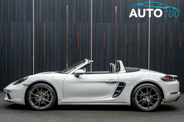 Vehicle Image 7