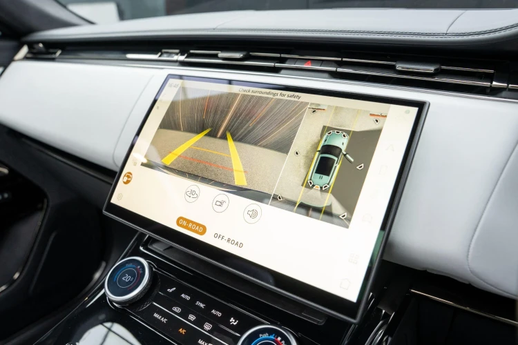 Vehicle Image 8