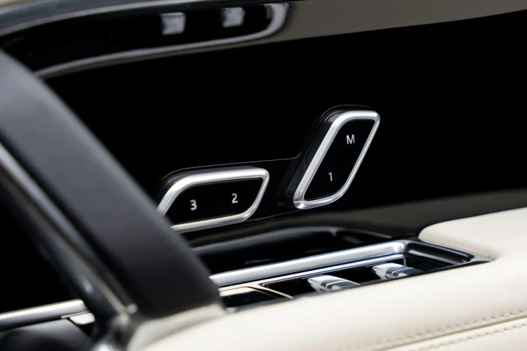 Vehicle Image 30