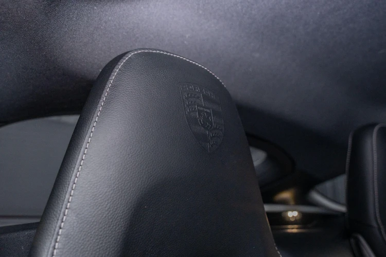 Vehicle Image 32