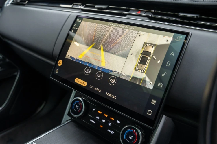 Vehicle Image 10