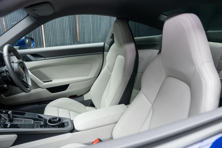 Vehicle Image 36