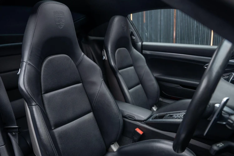 Vehicle Image 12