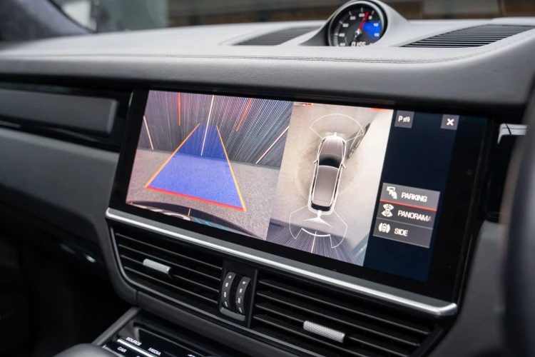 Vehicle Image 10