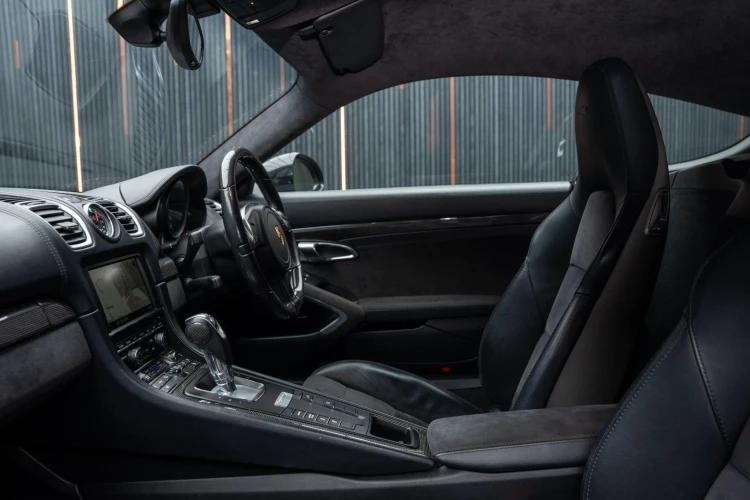 Vehicle Image 37