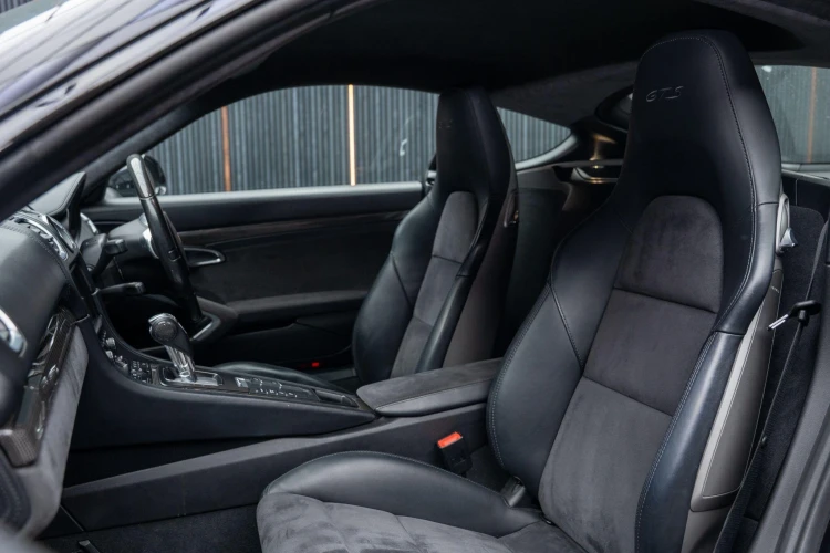 Vehicle Image 38