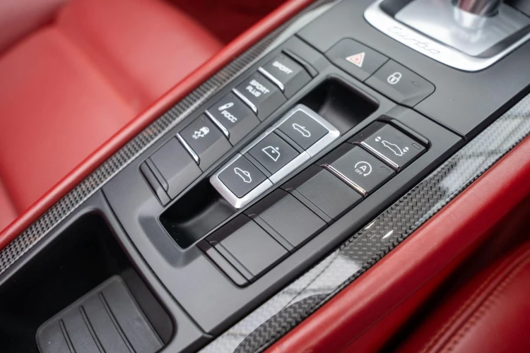 Vehicle Image 21