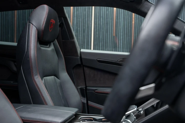 Vehicle Image 37