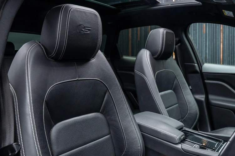 Vehicle Image 12
