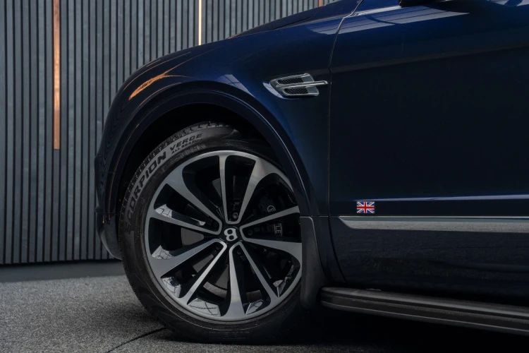 Vehicle Image 15