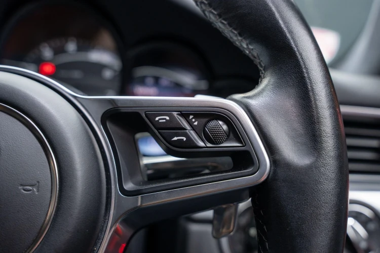 Vehicle Image 30