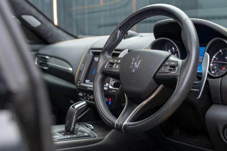 Vehicle Image 30
