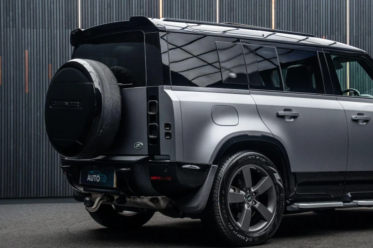 Vehicle Image 21
