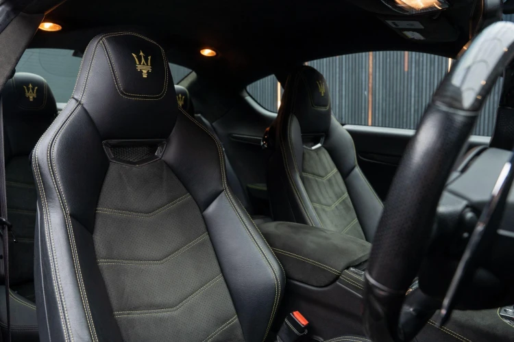 Vehicle Image 12