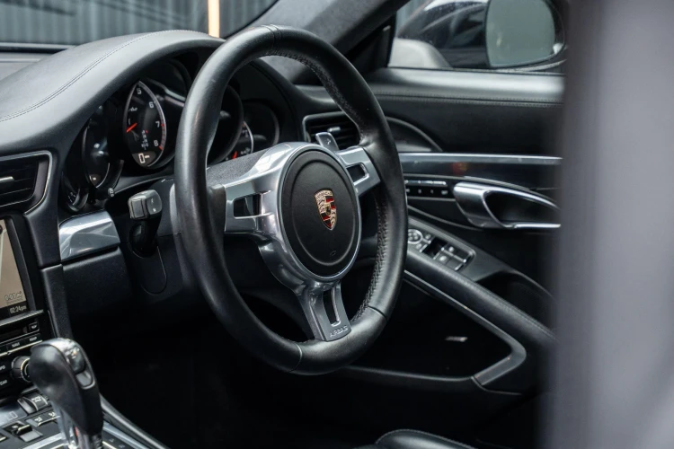 Vehicle Image 35