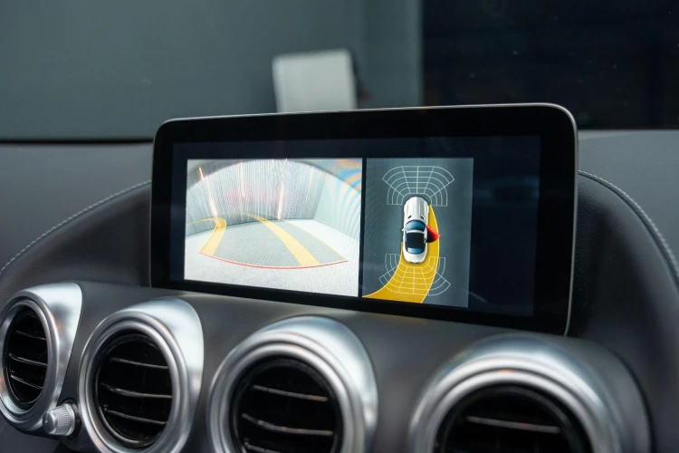 Vehicle Image 6