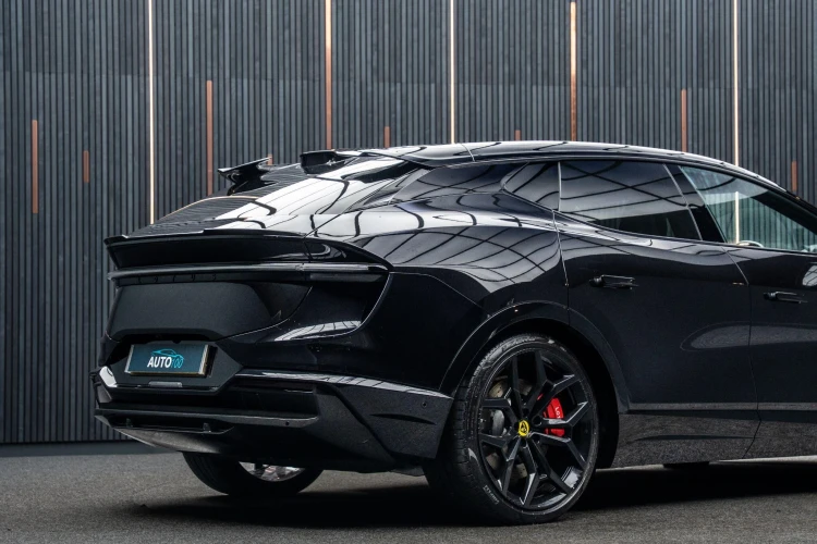 Vehicle Image 23