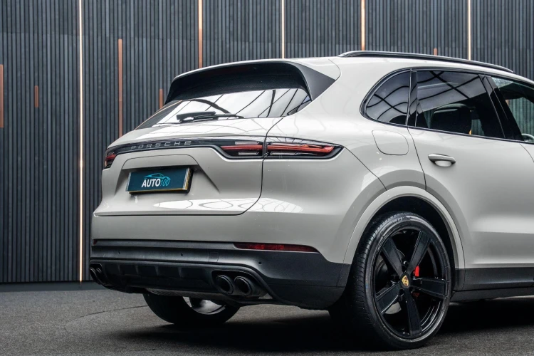 Vehicle Image 21