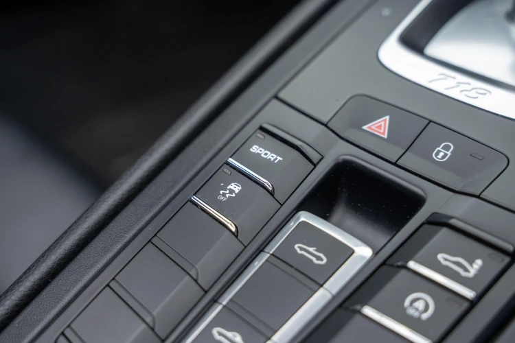 Vehicle Image 30