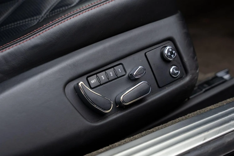 Vehicle Image 35