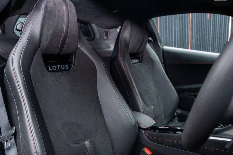 Vehicle Image 12